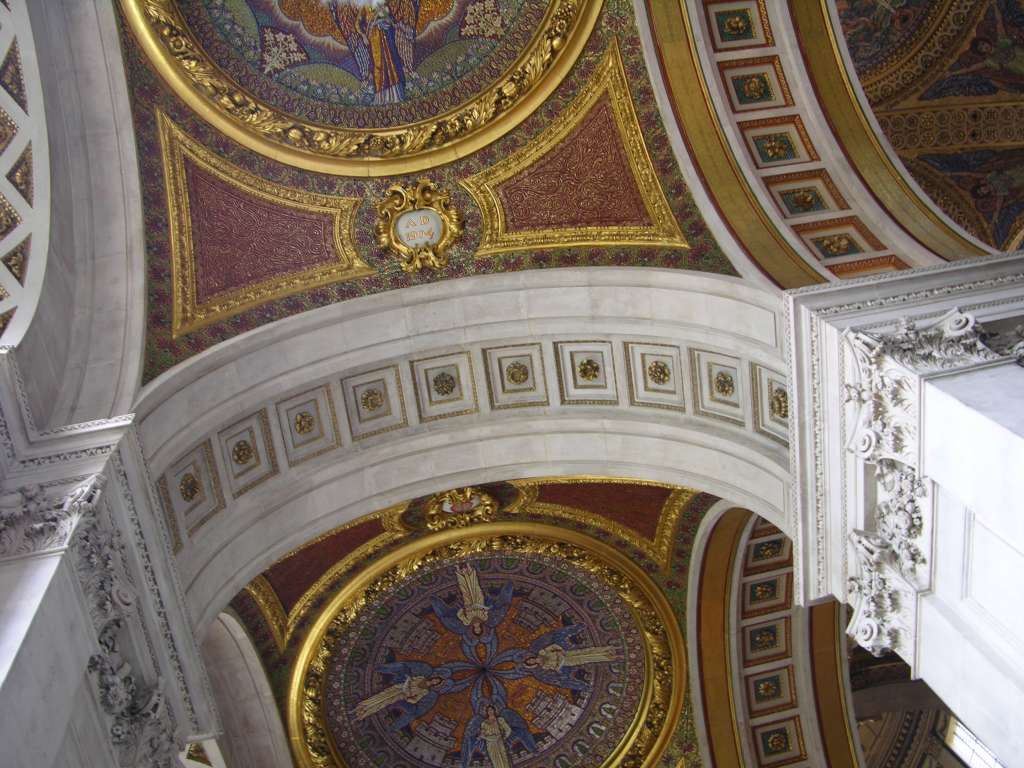 London St. Pauls Cathedral 06 Ceiling Side Aisle Here�s a view of the beautiful ceiling in the south choir in St. Paul�s Cathedral.
